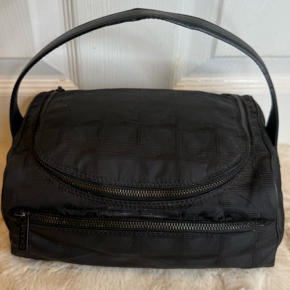 CHANEL TRAVEL LINE VANITY BAG/HANDBAG